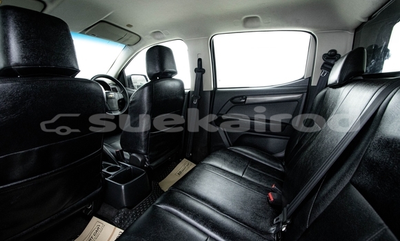 Buy Used Chevrolet Corolado White Car in Bangkok in Bangkok Buy Used Chevrolet Corolado White Car in Bangkok in Bangkok