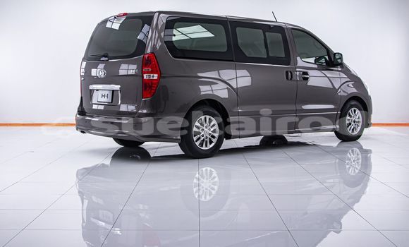 Buy Used Hyundai H1 Brown Car in Bangkok in Bangkok Buy Used Hyundai H1 Brown Car in Bangkok in Bangkok