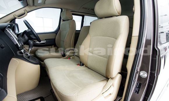 Buy Used Hyundai H1 Brown Car in Bangkok in Bangkok Buy Used Hyundai H1 Brown Car in Bangkok in Bangkok