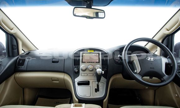 Buy Used Hyundai H1 Brown Car in Bangkok in Bangkok Buy Used Hyundai H1 Brown Car in Bangkok in Bangkok