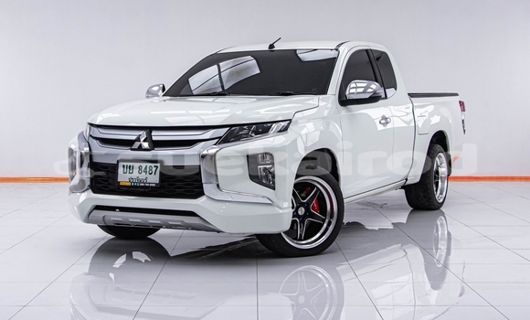 Buy Used Mitsubishi Triton White Car in Bangkok in Bangkok Buy Used Mitsubishi Triton White Car in Bangkok in Bangkok