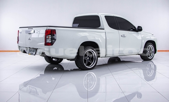 Buy Used Mitsubishi Triton White Car in Bangkok in Bangkok Buy Used Mitsubishi Triton White Car in Bangkok in Bangkok