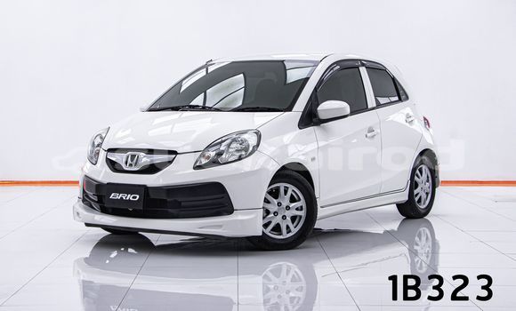ซื้อ รถมือสอง Honda Brio ขาว รถยนต์ ใน %{เมือง} ใน กรุงเทพมหานคร