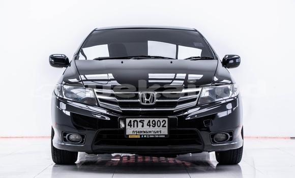 ซื้อ รถมือสอง Honda City สีดำ รถยนต์ ใน %{เมือง} ใน กรุงเทพมหานคร