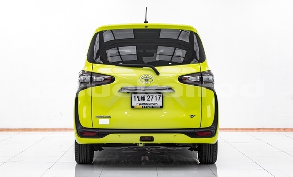 Buy Used Toyota Sienta Green Car in Bangkok in Bangkok Buy Used Toyota Sienta Green Car in Bangkok in Bangkok