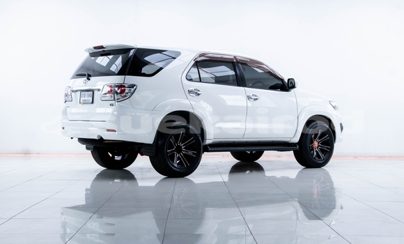 ซื้อ รถมือสอง Toyota Fortuner ขาว รถยนต์ ใน %{เมือง} ใน กรุงเทพมหานคร ซื้อ รถมือสอง Toyota Fortuner ขาว รถยนต์ ใน %{เมือง} ใน กรุงเทพมหานคร