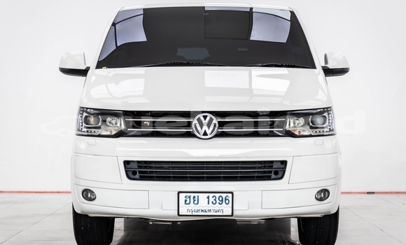 Buy Used Volkswagen Caravelle White Car in Bangkok in Bangkok