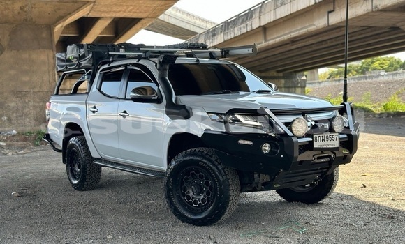 Buy Used Mitsubishi Triton White Car in Bangkok in Bangkok Buy Used Mitsubishi Triton White Car in Bangkok in Bangkok