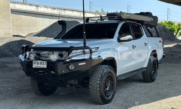 Buy Used Mitsubishi Triton White Car in Bangkok in Bangkok Buy Used Mitsubishi Triton White Car in Bangkok in Bangkok