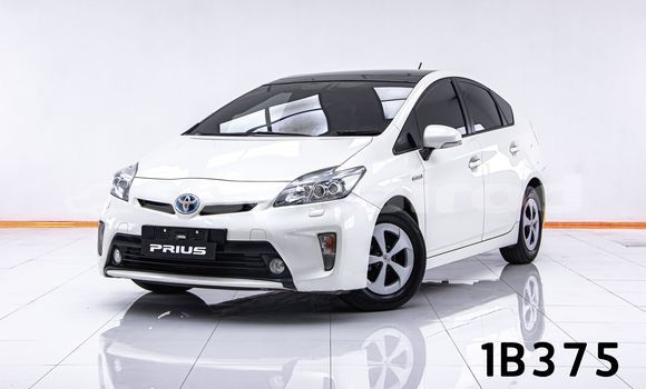 ซื้อ รถมือสอง Toyota Prius ขาว รถยนต์ ใน %{เมือง} ใน กรุงเทพมหานคร
