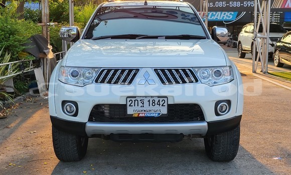 Buy Used Mitsubishi Pajero Sport White Car in Bangkok in Bangkok Buy Used Mitsubishi Pajero Sport White Car in Bangkok in Bangkok