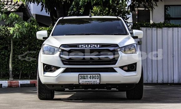 Buy Used Isuzu D-Max White Car in Bangkok in Bangkok