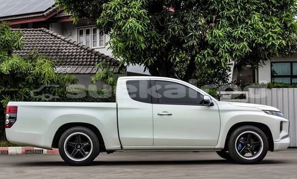 ซื้อ รถมือสอง Mitsubishi Triton ขาว รถยนต์ ใน %{เมือง} ใน กรุงเทพมหานคร ซื้อ รถมือสอง Mitsubishi Triton ขาว รถยนต์ ใน %{เมือง} ใน กรุงเทพมหานคร