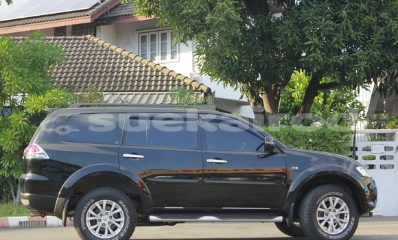ซื้อ รถมือสอง Mitsubishi Pajero Sport สีดำ รถยนต์ ใน %{เมือง} ใน กรุงเทพมหานคร ซื้อ รถมือสอง Mitsubishi Pajero Sport สีดำ รถยนต์ ใน %{เมือง} ใน กรุงเทพมหานคร
