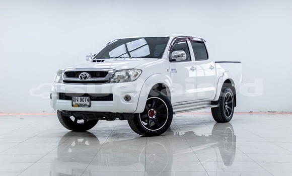 Buy Used Toyota Hiluxe VIGO White Car in Bangkok in Bangkok Buy Used Toyota Hiluxe VIGO White Car in Bangkok in Bangkok