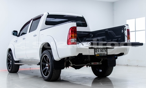 Buy Used Toyota Hiluxe VIGO White Car in Bangkok in Bangkok Buy Used Toyota Hiluxe VIGO White Car in Bangkok in Bangkok