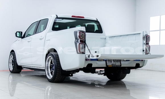 Buy Used Isuzu D-Max White Car in Bangkok in Bangkok Buy Used Isuzu D-Max White Car in Bangkok in Bangkok