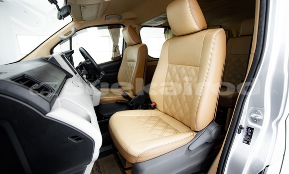 Buy Used Toyota Hiace Silver Car in Bangkok in Bangkok Buy Used Toyota Hiace Silver Car in Bangkok in Bangkok