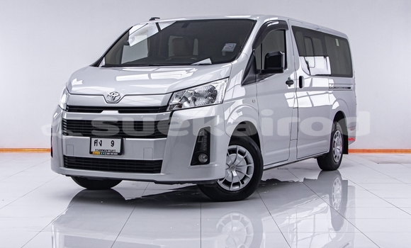 Buy Used Toyota Hiace Silver Car in Bangkok in Bangkok Buy Used Toyota Hiace Silver Car in Bangkok in Bangkok