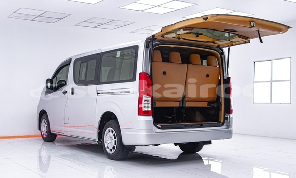 ซื้อ รถมือสอง Toyota Hiace เงิน รถยนต์ ใน %{เมือง} ใน กรุงเทพมหานคร ซื้อ รถมือสอง Toyota Hiace เงิน รถยนต์ ใน %{เมือง} ใน กรุงเทพมหานคร