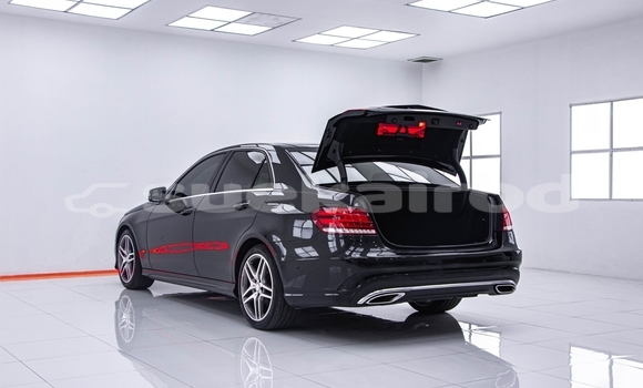 ซื้อ รถมือสอง Mercedes‒Benz E–Class สีดำ รถยนต์ ใน %{เมือง} ใน กรุงเทพมหานคร ซื้อ รถมือสอง Mercedes‒Benz E–Class สีดำ รถยนต์ ใน %{เมือง} ใน กรุงเทพมหานคร