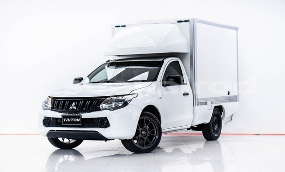 Buy Used Mitsubishi Triton White Car in Bangkok in Bangkok Buy Used Mitsubishi Triton White Car in Bangkok in Bangkok