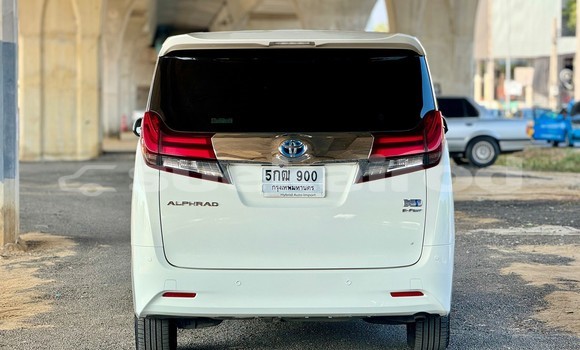 Buy Used Toyota Alphard White Car in Bangkok in Bangkok Buy Used Toyota Alphard White Car in Bangkok in Bangkok