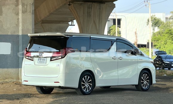 Buy Used Toyota Alphard White Car in Bangkok in Bangkok Buy Used Toyota Alphard White Car in Bangkok in Bangkok