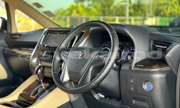 Buy Used Toyota Alphard White Car in Bangkok in Bangkok Buy Used Toyota Alphard White Car in Bangkok in Bangkok