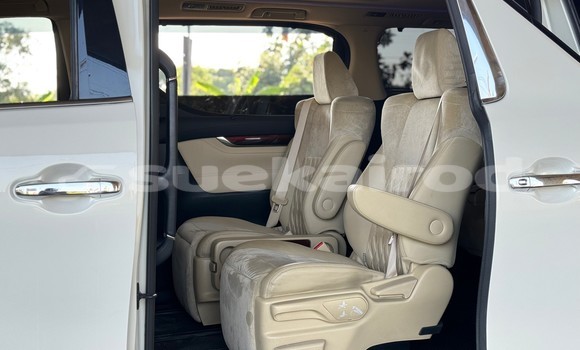 Buy Used Toyota Alphard White Car in Bangkok in Bangkok Buy Used Toyota Alphard White Car in Bangkok in Bangkok