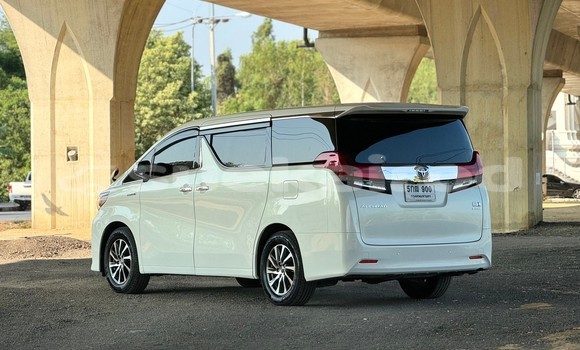 Buy Used Toyota Alphard White Car in Bangkok in Bangkok Buy Used Toyota Alphard White Car in Bangkok in Bangkok