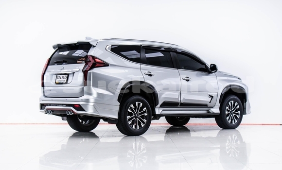 ซื้อ รถมือสอง Mitsubishi Pajero Sport เงิน รถยนต์ ใน %{เมือง} ใน กรุงเทพมหานคร ซื้อ รถมือสอง Mitsubishi Pajero Sport เงิน รถยนต์ ใน %{เมือง} ใน กรุงเทพมหานคร