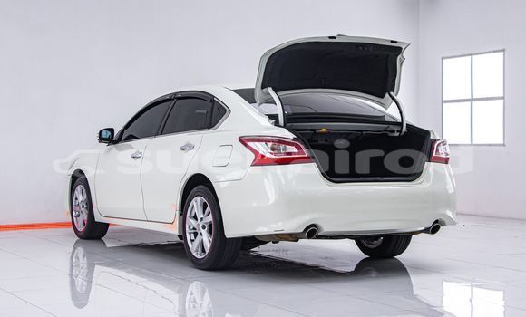 Buy Used Nissan Teana White Car in Bangkok in Bangkok Buy Used Nissan Teana White Car in Bangkok in Bangkok