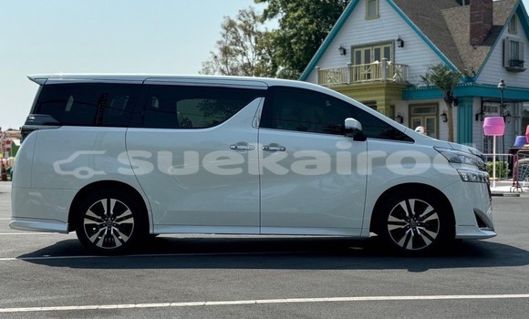 Buy Used Toyota Vellfire White Car in Bangkok in Bangkok Buy Used Toyota Vellfire White Car in Bangkok in Bangkok