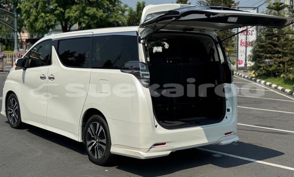 Buy Used Toyota Vellfire White Car in Bangkok in Bangkok Buy Used Toyota Vellfire White Car in Bangkok in Bangkok