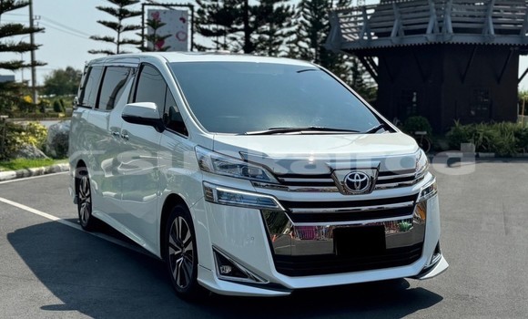 Buy Used Toyota Vellfire White Car in Bangkok in Bangkok Buy Used Toyota Vellfire White Car in Bangkok in Bangkok