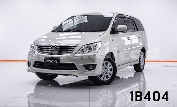 ซื้อ รถมือสอง Toyota Innova อื่น ๆ รถยนต์ ใน %{เมือง} ใน กรุงเทพมหานคร