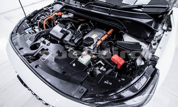 Buy Used Honda HR-V White Car in Bangkok in Bangkok Buy Used Honda HR-V White Car in Bangkok in Bangkok