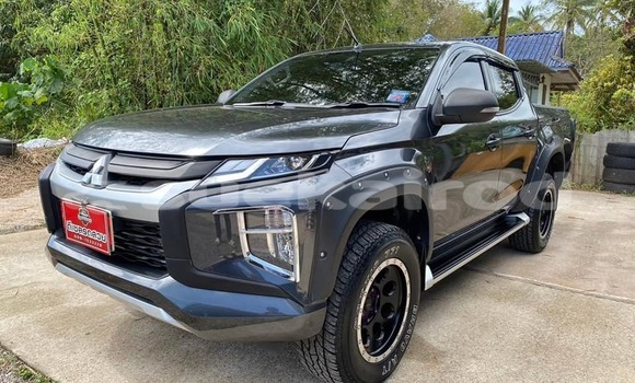 ซื้อ รถมือสอง Mitsubishi Lancer อื่น ๆ รถยนต์ ใน %{เมือง} ใน บุรีรัมย์