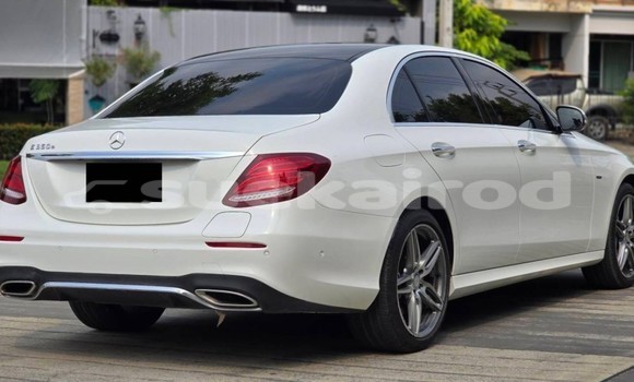 Buy Used Mercedes‒Benz E–Class White Car in Bangkok in Bangkok Buy Used Mercedes‒Benz E–Class White Car in Bangkok in Bangkok