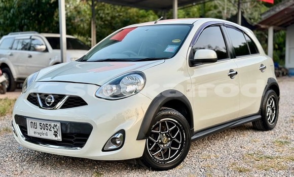 ซื้อ รถมือสอง Nissan March ขาว รถยนต์ ใน %{เมือง} ใน บึงกาฬ