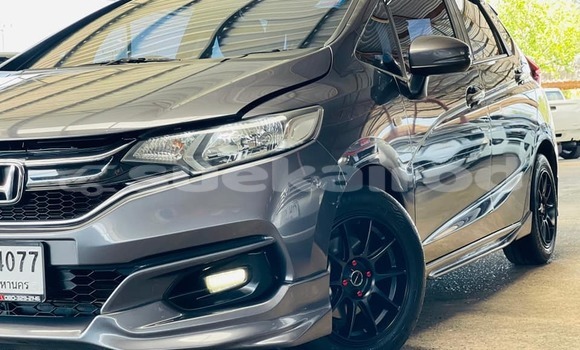 ซื้อ รถมือสอง Honda Jazz อื่น ๆ รถยนต์ ใน %{เมือง} ใน กรุงเทพมหานคร