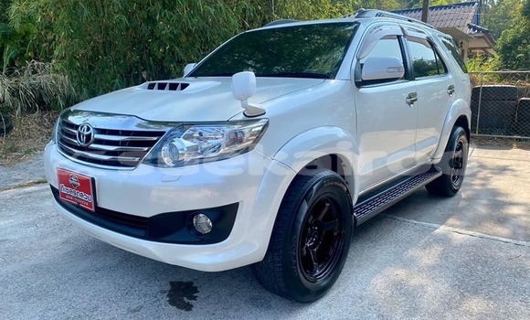 ซื้อ รถมือสอง Toyota Fortuner ขาว รถยนต์ ใน %{เมือง} ใน กรุงเทพมหานคร ซื้อ รถมือสอง Toyota Fortuner ขาว รถยนต์ ใน %{เมือง} ใน กรุงเทพมหานคร