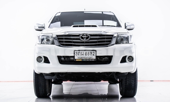 ซื้อ รถมือสอง Toyota Vigo ขาว รถยนต์ ใน %{เมือง} ใน กรุงเทพมหานคร