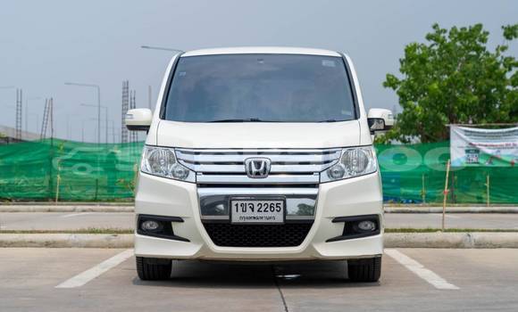 Buy Used Honda Stepwgn White Car in Bangkok in Bangkok