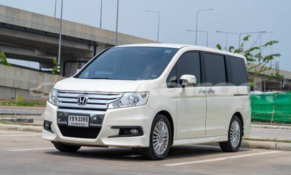 Buy Used Honda Stepwgn White Car in Bangkok in Bangkok Buy Used Honda Stepwgn White Car in Bangkok in Bangkok