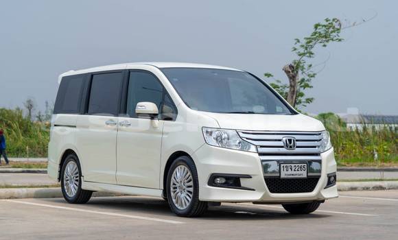 Buy Used Honda Stepwgn White Car in Bangkok in Bangkok Buy Used Honda Stepwgn White Car in Bangkok in Bangkok