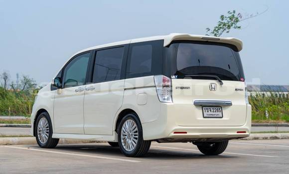 Buy Used Honda Stepwgn White Car in Bangkok in Bangkok Buy Used Honda Stepwgn White Car in Bangkok in Bangkok