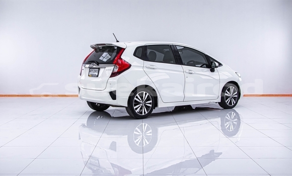 Buy Used Honda Jazz White Car in Bangkok in Bangkok Buy Used Honda Jazz White Car in Bangkok in Bangkok