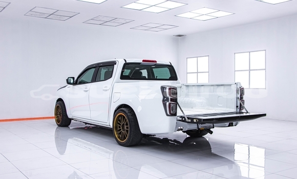 Buy Used Isuzu DâMAX White Car in Bangkok in Bangkok Buy Used Isuzu DâMAX White Car in Bangkok in Bangkok